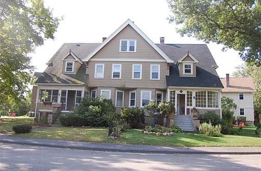 2nd image of 11 Lake St