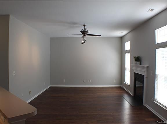 4th image of 759 Georgie St #28