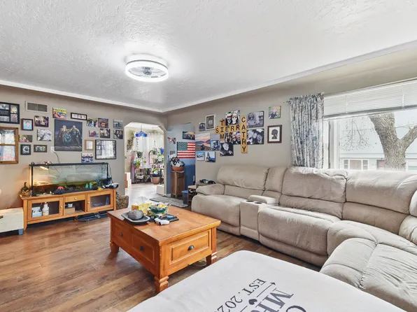 923 1st St S, Shelby, MT 59474