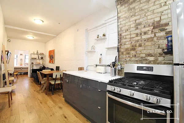 Rented by Grand & Co. | media 8