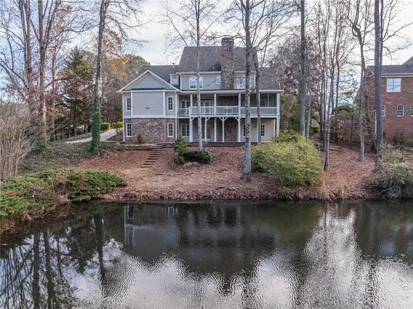 2169 Glenmore Ln, Snellville, GA 30078