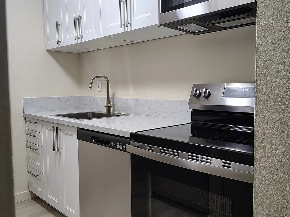 128 SE 162nd Ave #16