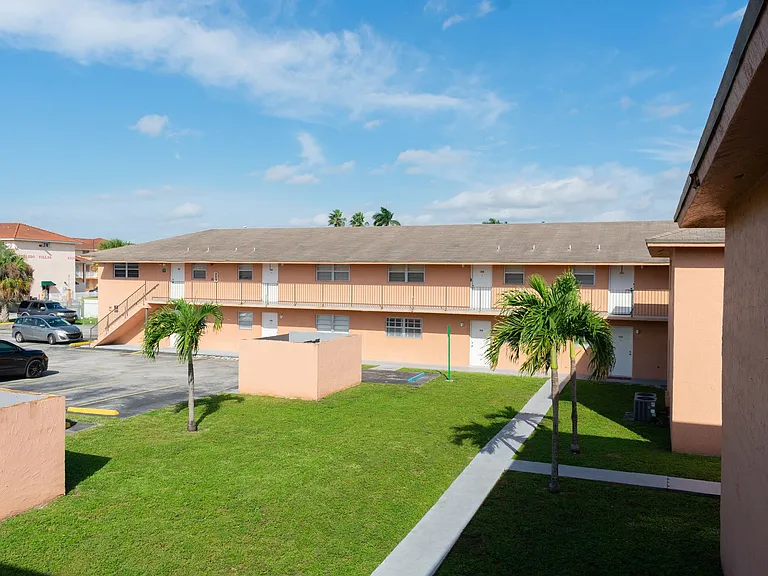 Gabriella Apartments — Photo 9