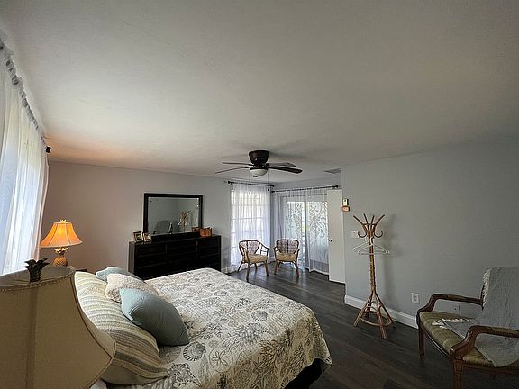 3rd image of 2024 SE 6th Ave
