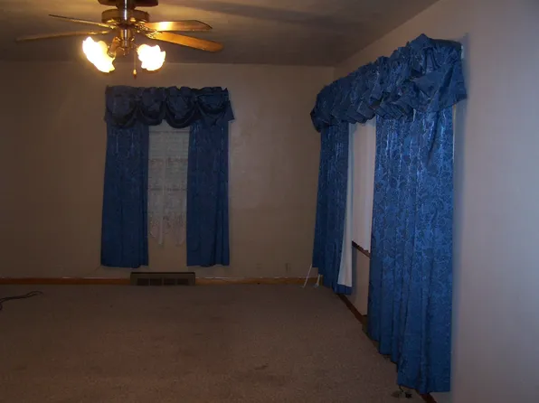 107 N Pine St, Plainview, NE 68769