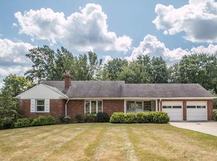 6814 Sprague Rd, Brecksville, OH 44141