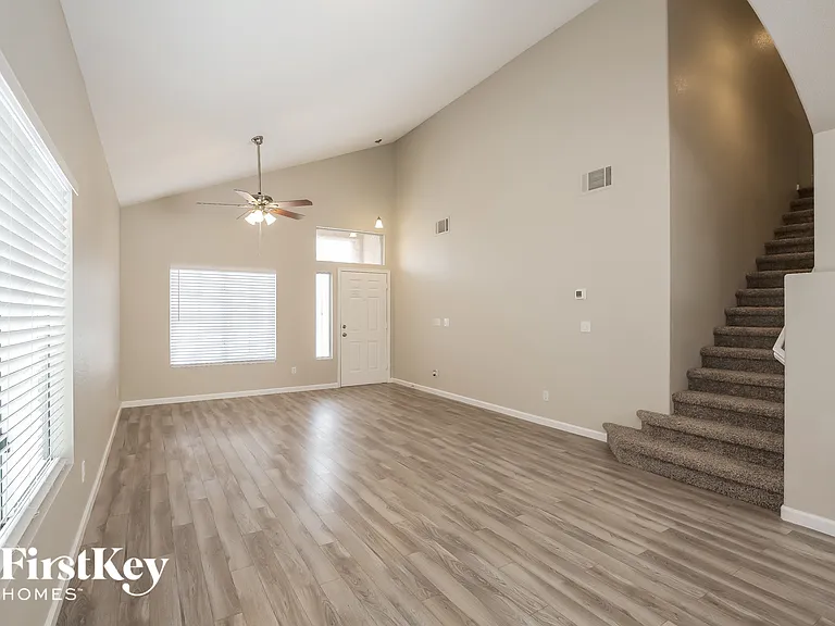 5313 Fall Meadows Ave — Photo 3
