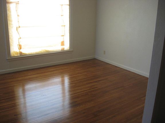 3rd image of 1401 Staton Dr