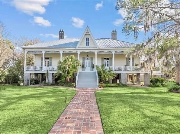 2407 Lakeshore Dr, Mandeville, LA 70448