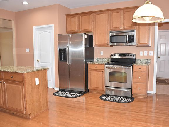 2nd image of 17090 Cuvee Ln