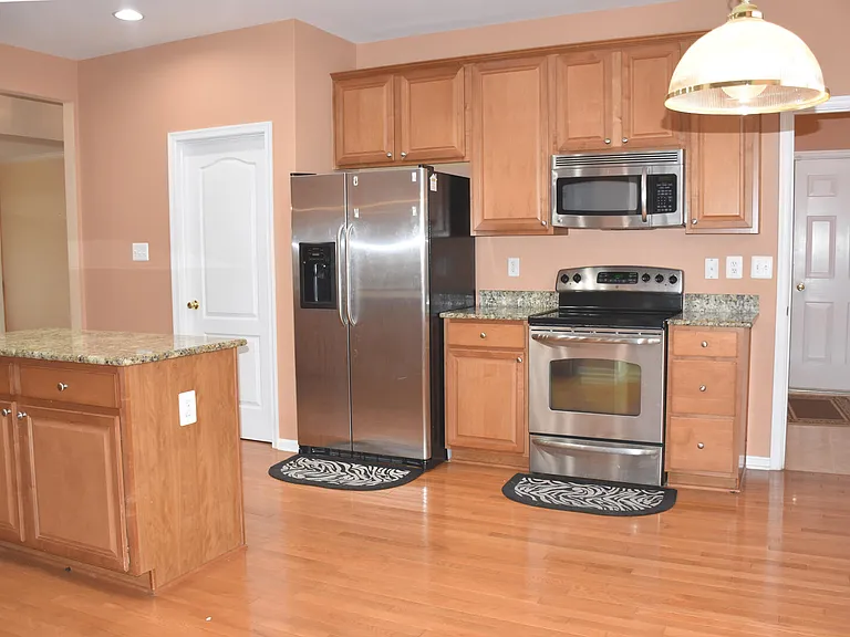 17090 Cuvee Ln — Photo 2