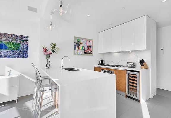 4th image of 555 W 59th St #3D