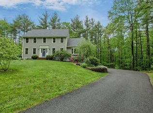 113 Chestnut St, Pepperell, MA 01463