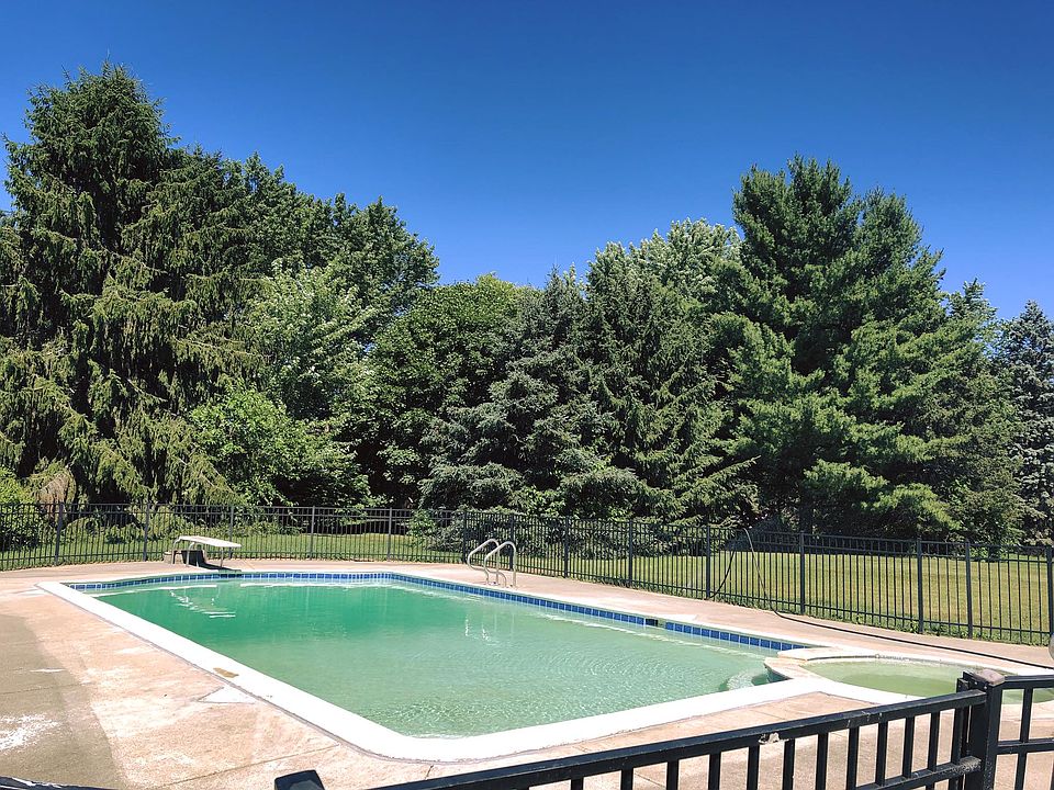 2nd image of 3817 Tara Dr