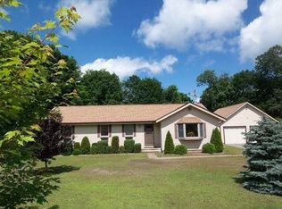 7 School House Rd, Preston, CT 06365