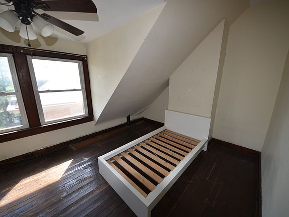 3rd image of 538 Terrace Ave