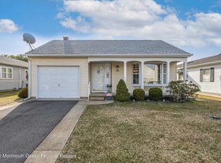 87 Trent Dr, Toms River, NJ 08757