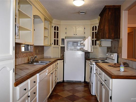 4th image of 1408 Vine Ave