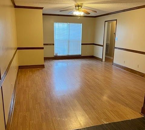 Living Room /Dining Area