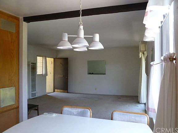 5th image of 946 E G St