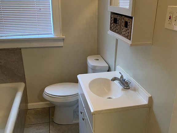 4th image of 1905 Maury Ave #2F
