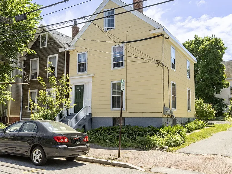 236 Brackett St #1 — Photo 12