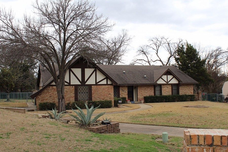 2nd image of 1447 Birdwood Cir
