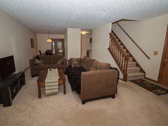 4th image of 268 S Oval Dr