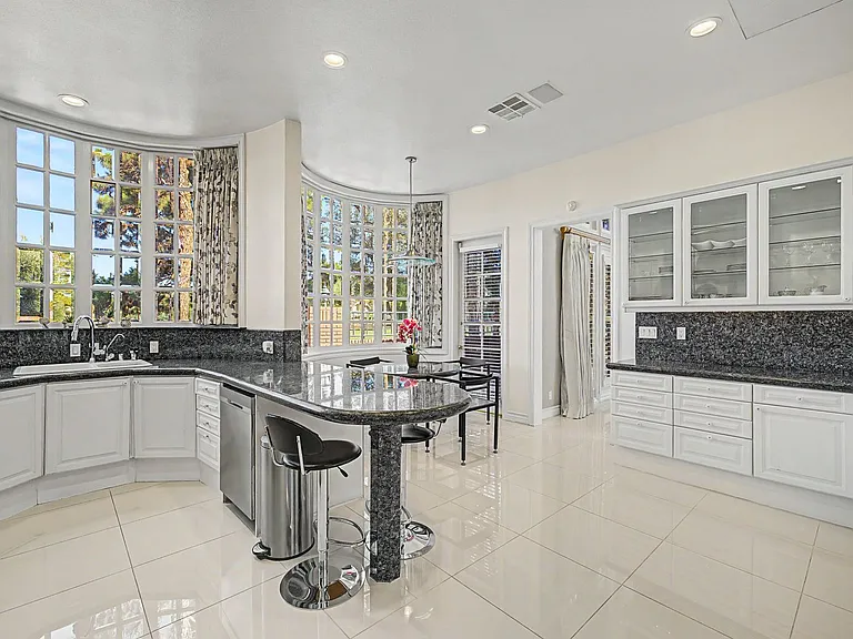 1105 Broadmoor Ave — Photo 16