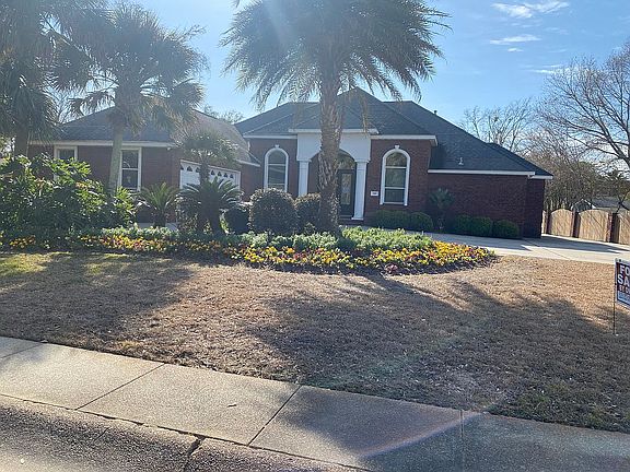2nd image of 705 Eastwood Dr
