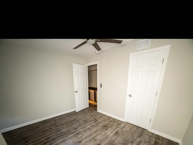 522 E 13th St #4 — Photo 9
