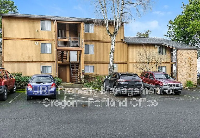 Parkway Garden — Photo 104