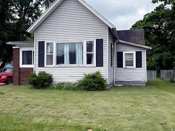 2nd image of 601 Bartlett St