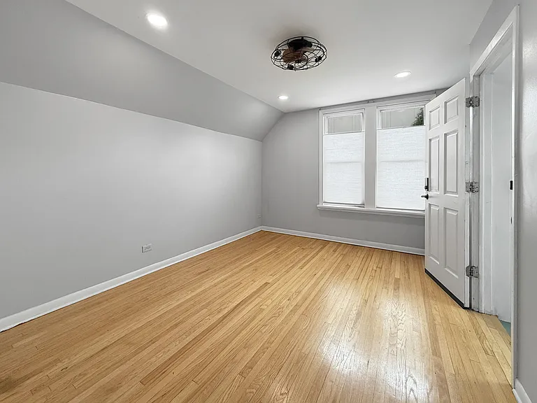 1140 S Harvey Ave — Photo 4
