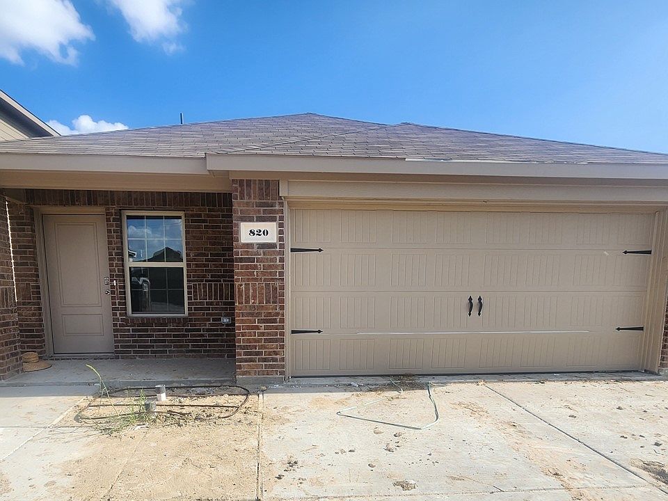 1st image of 820 Shear Dr