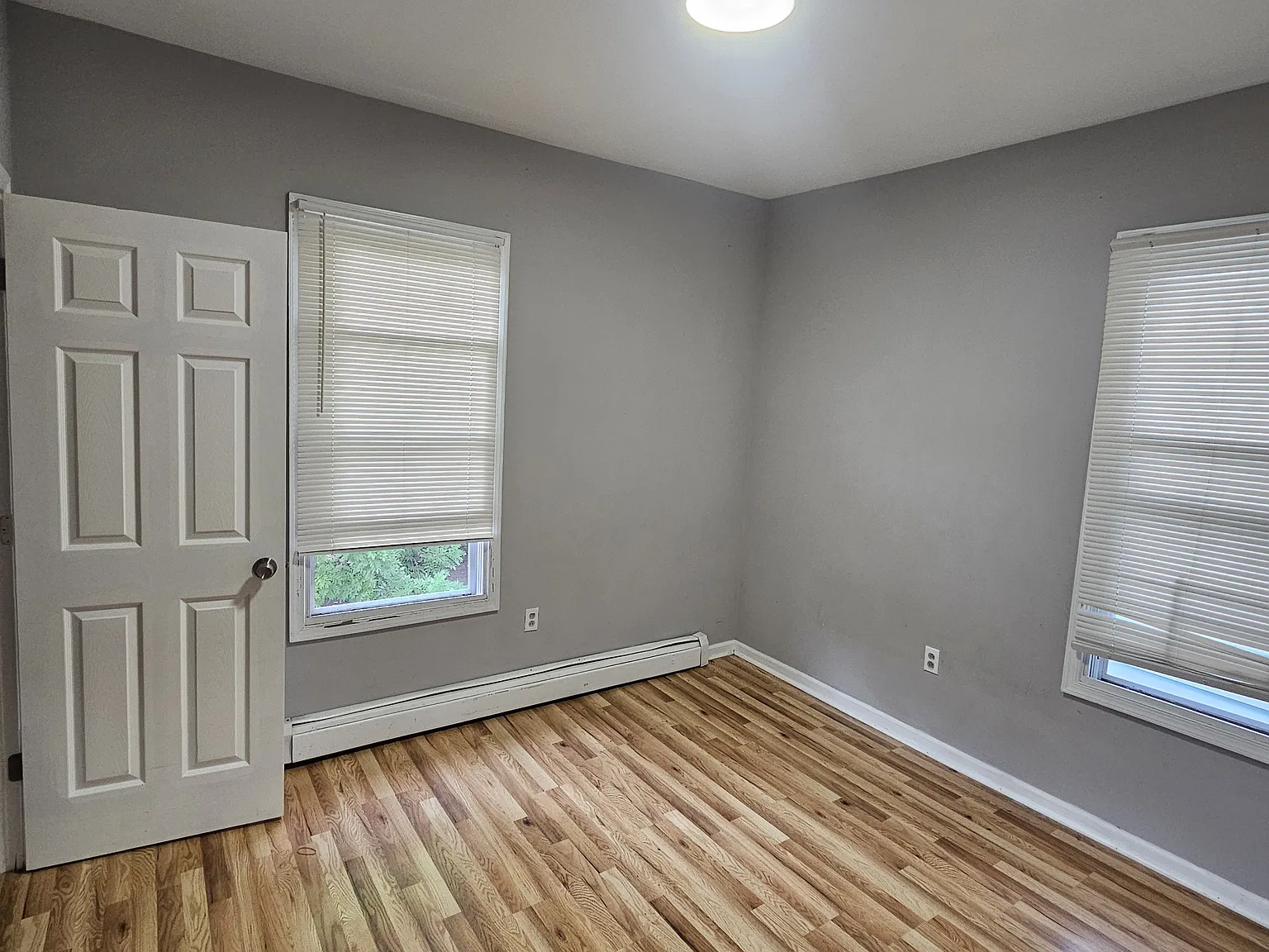 3 bed, $2,100 — Photo 3