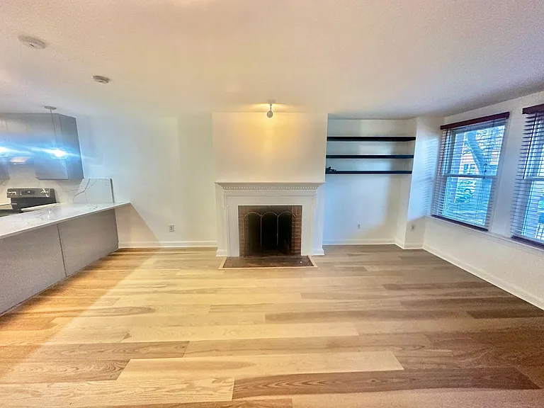 815 E St SE #1 — Photo 4