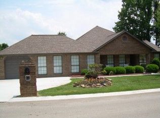 1890 Crest Rd, Maryville, TN 37804