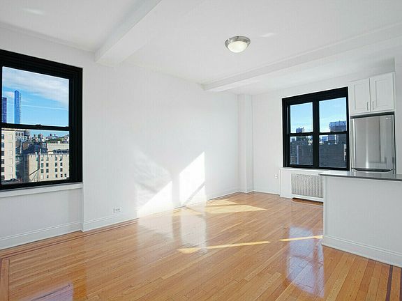 4th image of 208 W 23rd St APT 1416