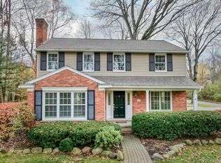 610 Tottenham Rd, Birmingham, MI 48009