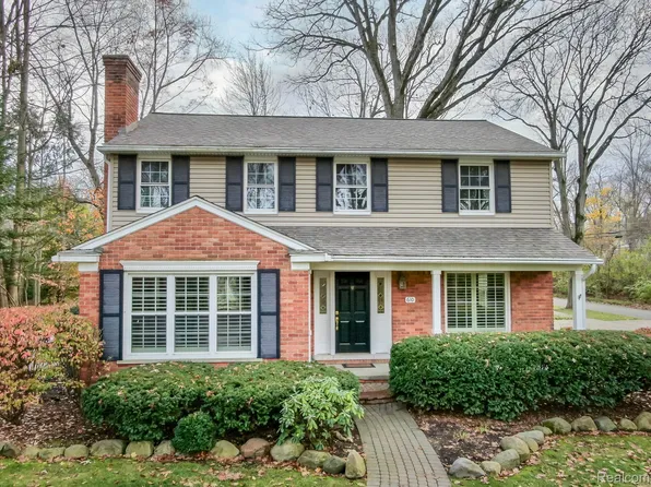 610 Tottenham Rd, Birmingham, MI 48009