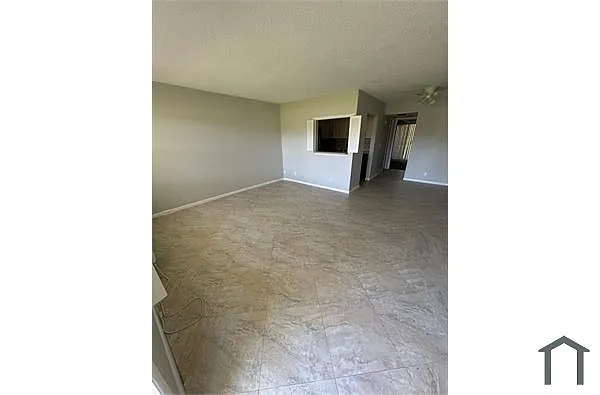 Building Photo - 511 Mansfield M #M