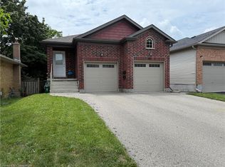 401 Greenfield Ave #B, Kitchener, ON N2C 1E6