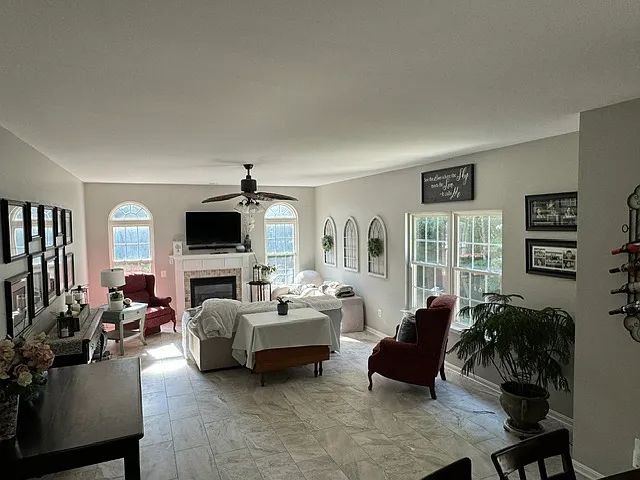 23063 Pembrook Dr — Photo 10