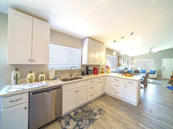 5560 W Dove Of Peace Dr — Photo 6