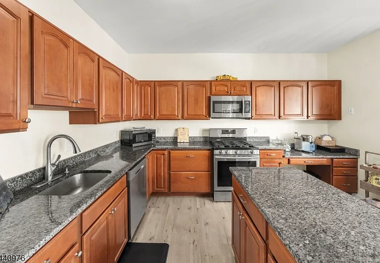 41 Tall Oaks Ct — Photo 15