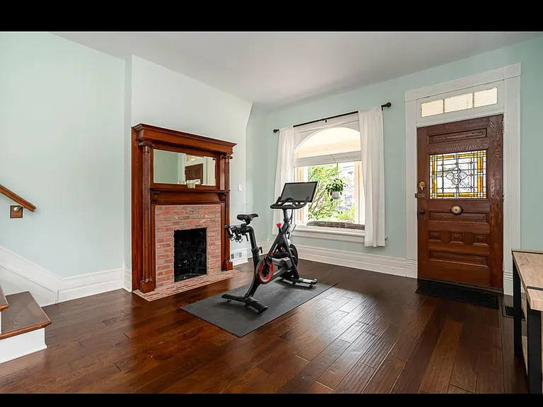 383 King Ave — Photo 6