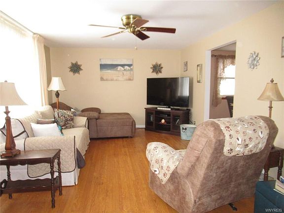 4th image of 188 Patricia Dr