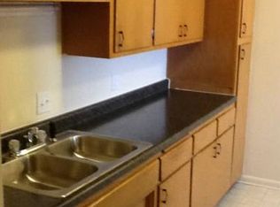 8545 22nd Ave APT 11, Kenosha, WI 53143