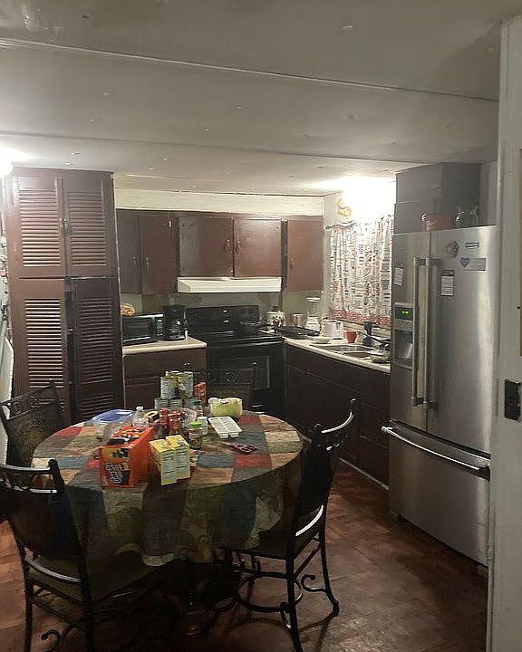 2nd image of 310 Mora Ln